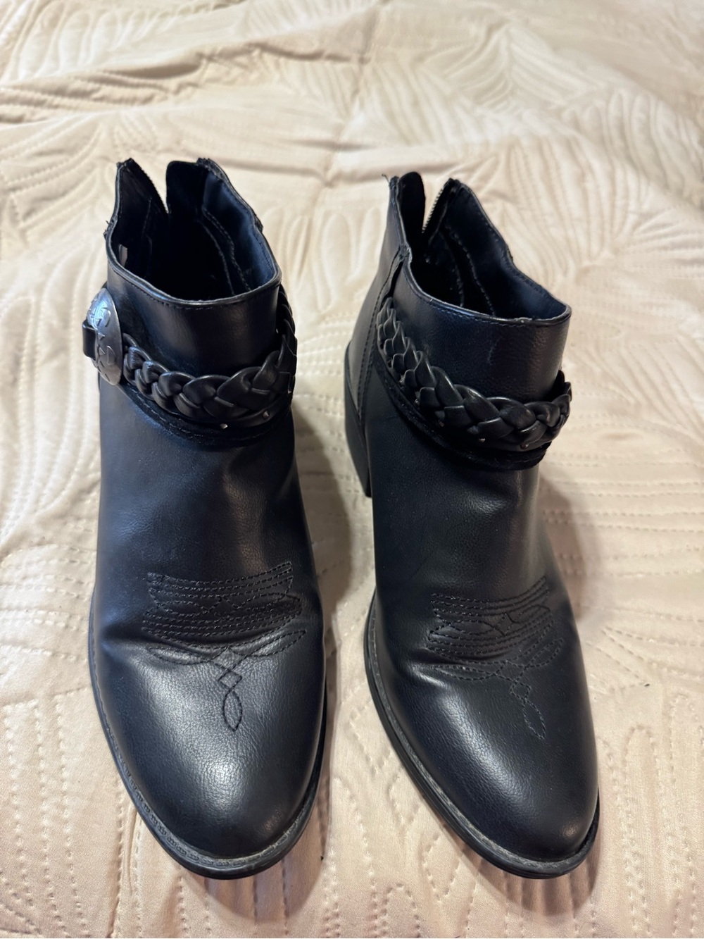 DV Dolce Vita Women’s Black Leather Ankle Boots with Braided Strap 6.5
